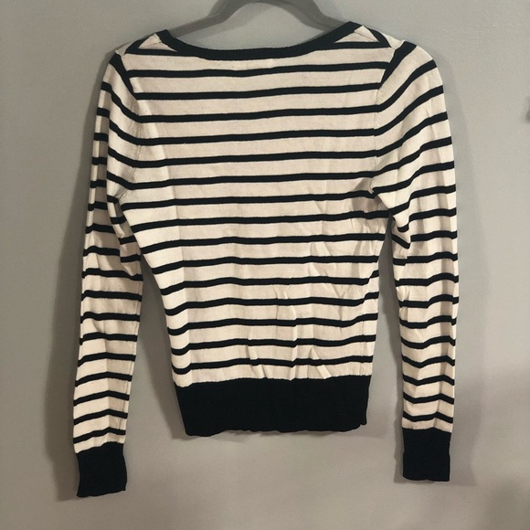 ✨✨✨black and white striped girls sweater w/bow - Picture 3 of 4